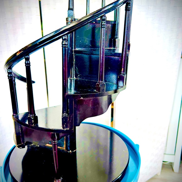 Buyers Choice Library Stair case display - Picture 9 of 10